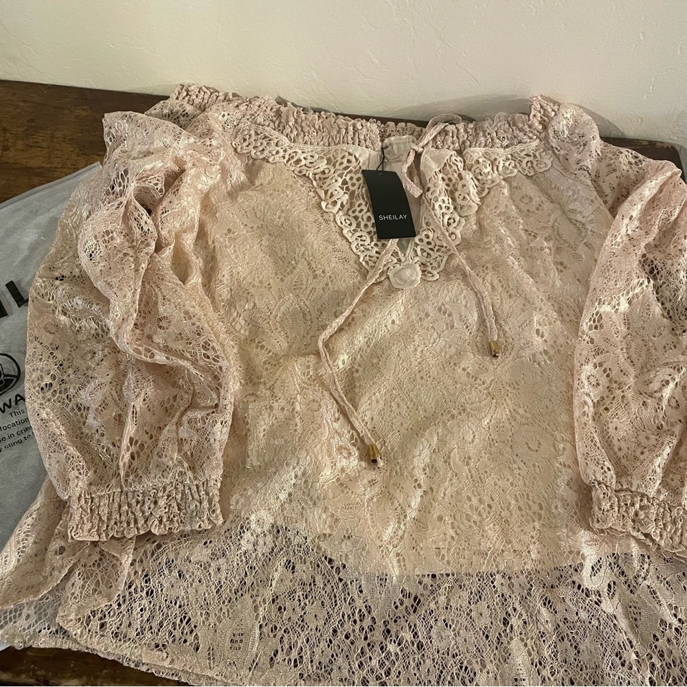 Sheilay Lace V-Neck Long Sleeves Casual Blouse - Picture 3 of 5